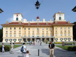 Kismarton_Schloss_Esterhazy_1085x810