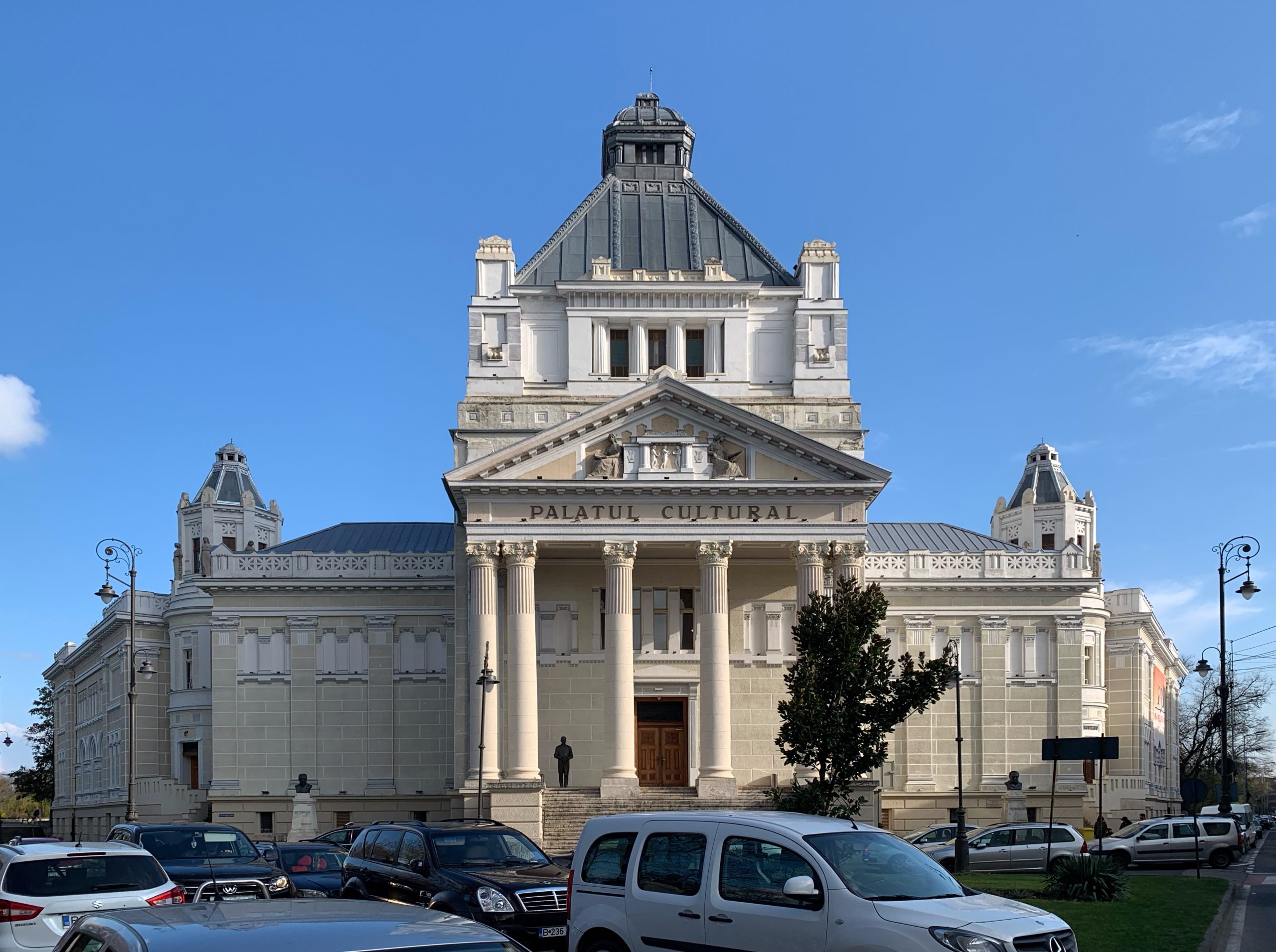 Aradi Vértanúk Emlékmű
